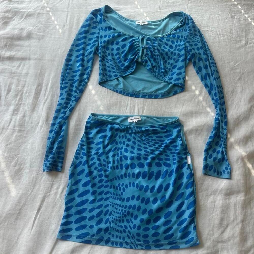 Blue with dark blue oval